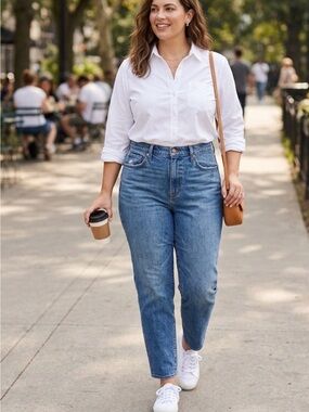 Madewell High-Rise Straight Jeans in Blue Denim